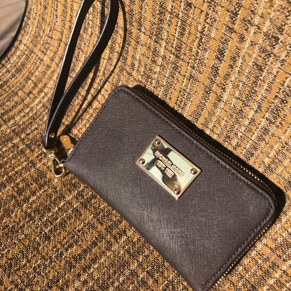 Michael Kors Zip Wallet